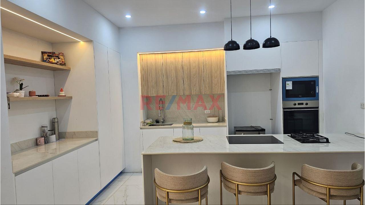 Casa de 2 dormitorios y 2 baños ubicado en Castilla Casa de 2 dormitorios y 2 baños ubicado en Castilla