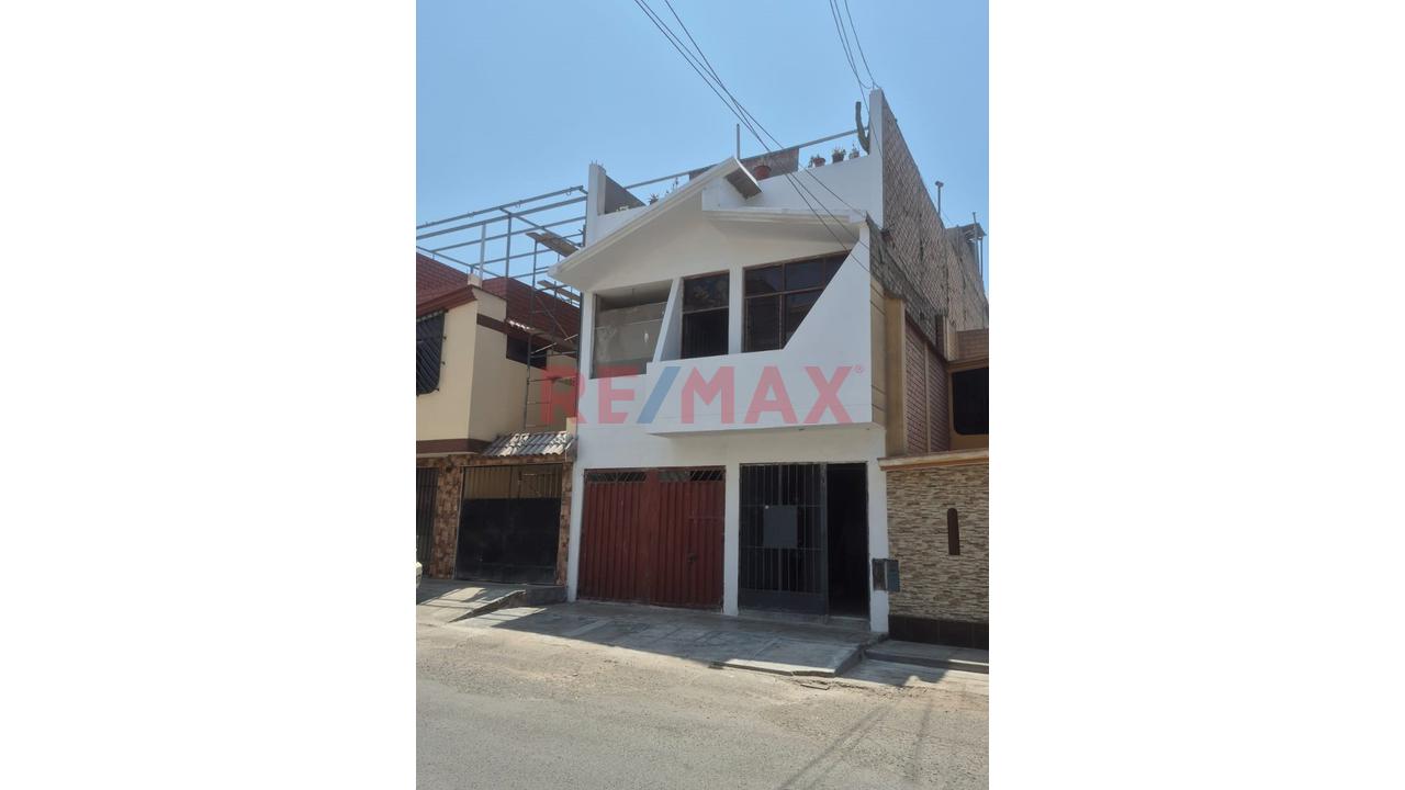 🏠 Oportunidad Casa De 3 Pisos Con Alta Proyección – Urb. San Diego, Smp