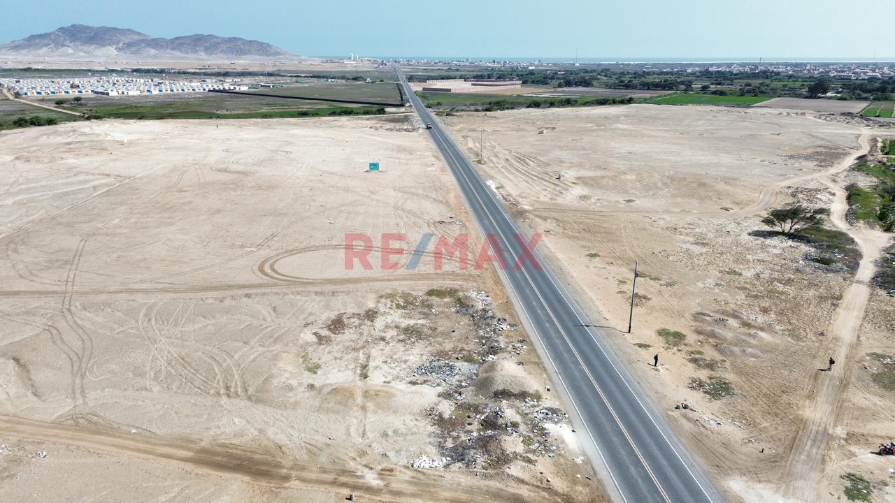 Terreno En Venta A Filo De Pista - Ciudad Eten - 3