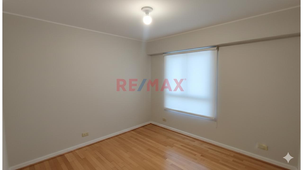 ¡Oportunidad En Lince!  Departamento De 3 Habitaciones En Av. Risso - Piso 4 - 10