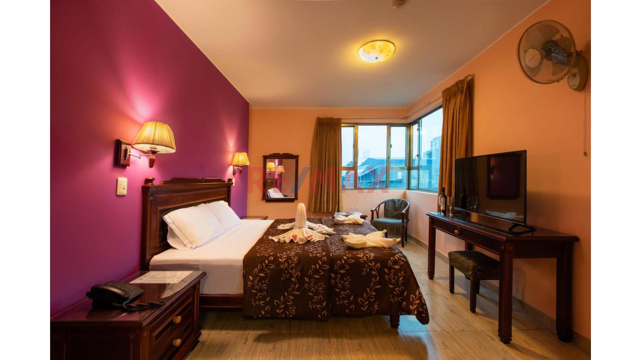 Se Vende Excelente Edificio De Muy Buena Construccion En El Corazon De Santa Beatriz - 4