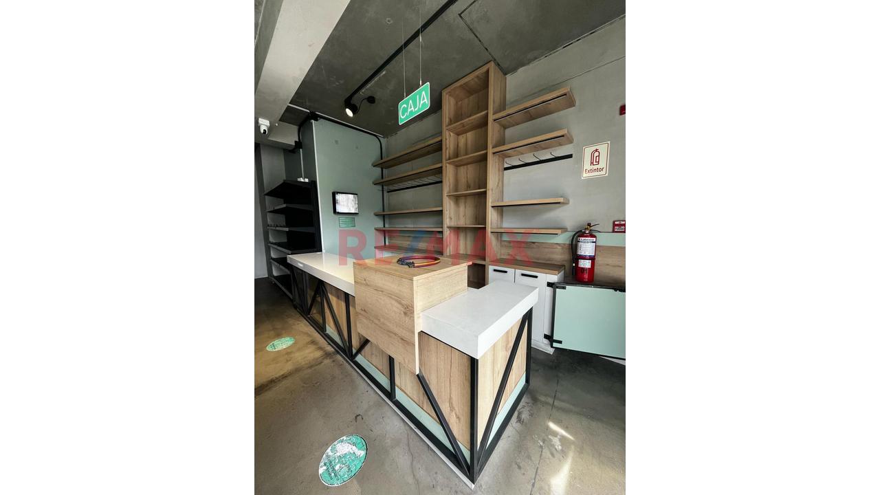 Venta De Local Comercial Con Excelente Ubicación En Lince - 4