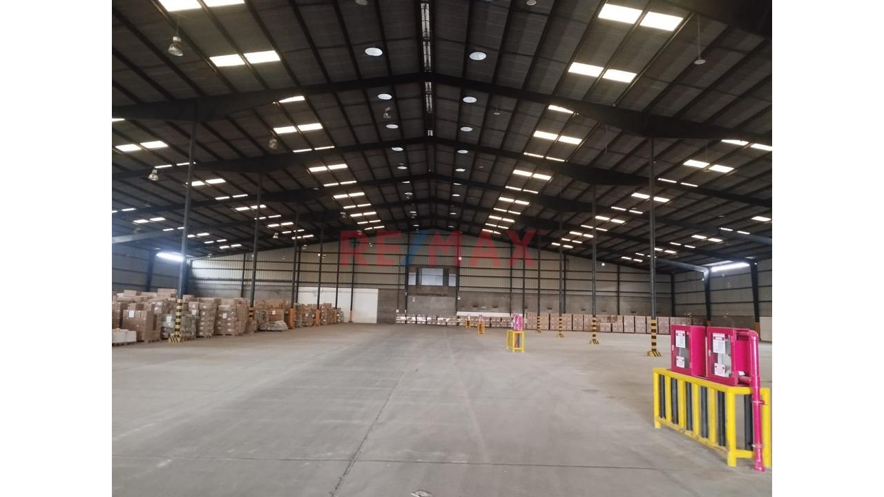 Alquiler De Almacen Industrial I1 En Gambeta Callao 2,000 M2 — foto 2