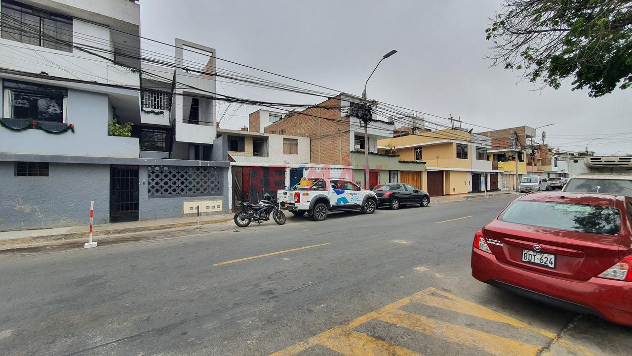 En Venta Casa Como Terreno En Bellavista. Callao - 11