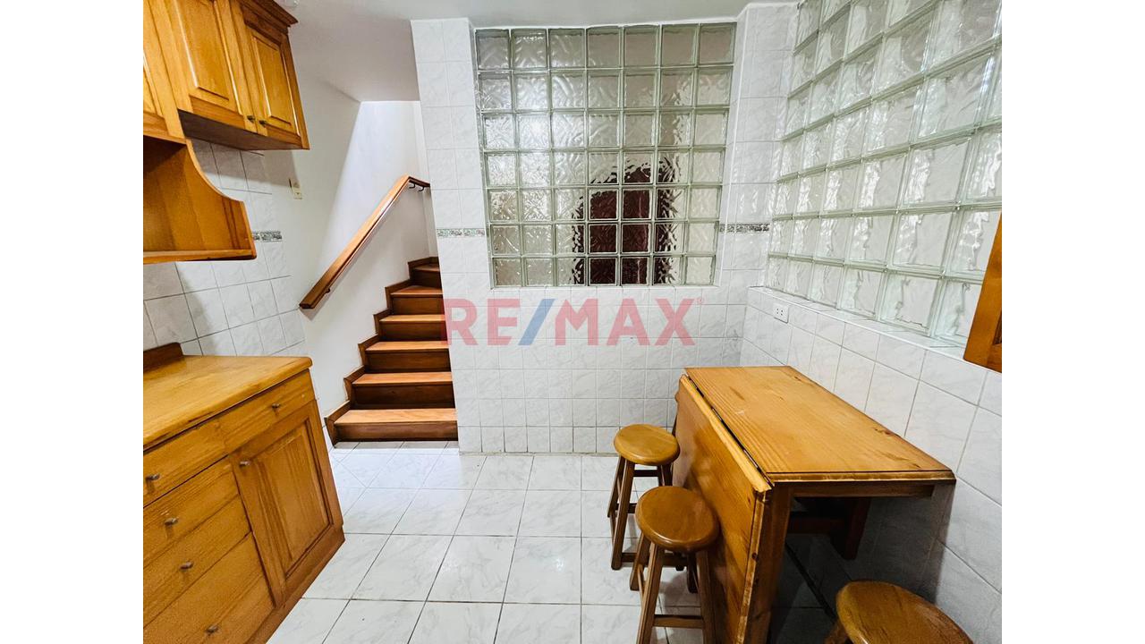 Se Vende Triplex En Ate – Ubicación Estratégica — foto 6