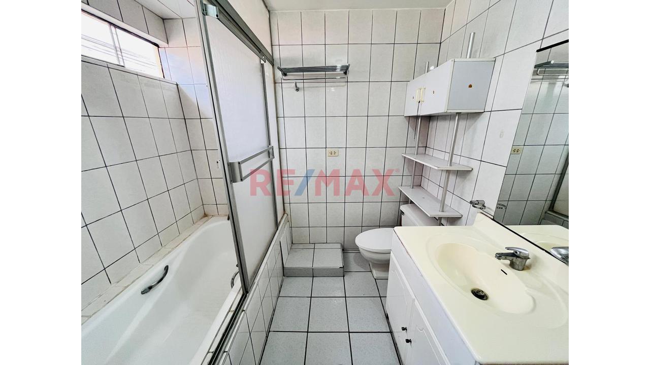 Se Vende Triplex En Ate – Ubicación Estratégica — foto 14