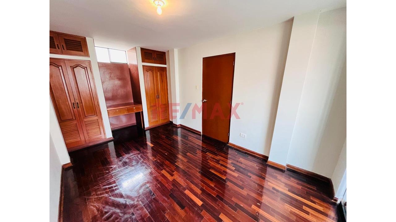 Se Vende Triplex En Ate – Ubicación Estratégica - 18