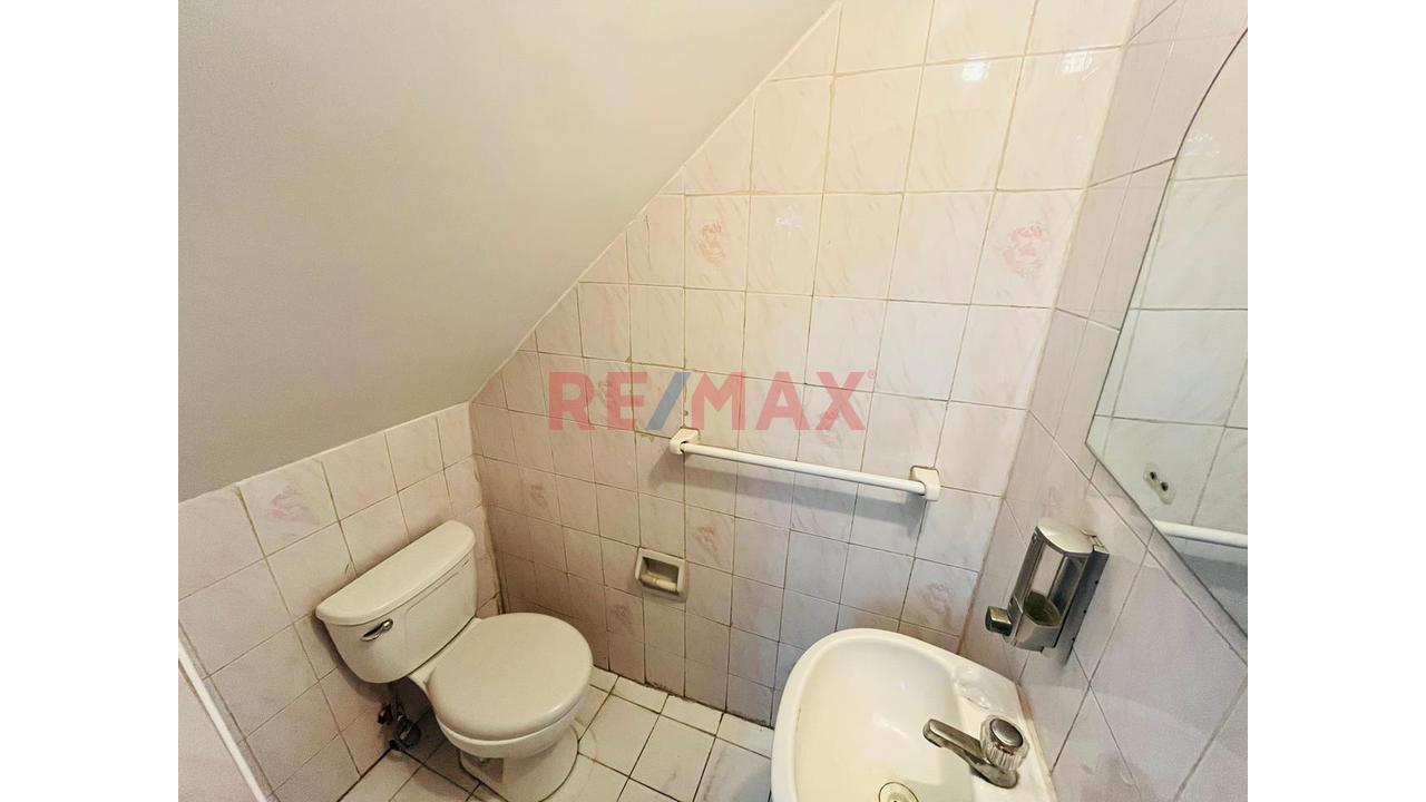 Se Vende Triplex En Ate – Ubicación Estratégica - 17