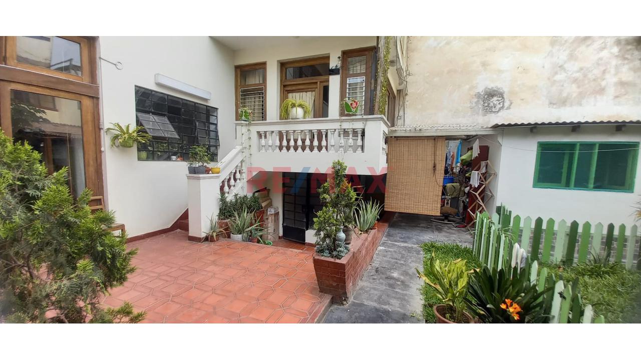 🏗️ **Oportunidad Para Constructores Y Desarrolladores – Terreno En San Isidro**  📍 **Prolongación Arenales, Cuadra 3 – San Isidro**  Excelente Oportunidad De Inversión Para Desarrollar Un **Proyecto - 5