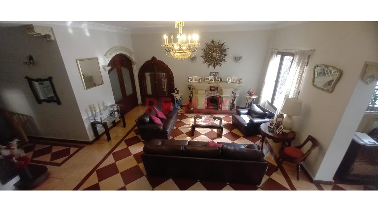 🏗️ **Oportunidad Para Constructores Y Desarrolladores – Terreno En San Isidro**  📍 **Prolongación Arenales, Cuadra 3 – San Isidro**  Excelente Oportunidad De Inversión Para Desarrollar Un **Proyecto - 6