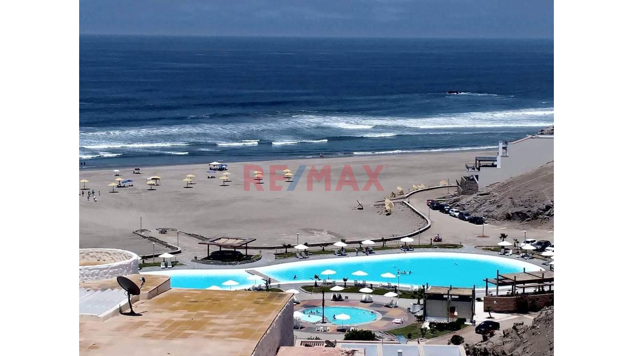 Venta De Terreno De Playa - Condominio Playa Honda - 1