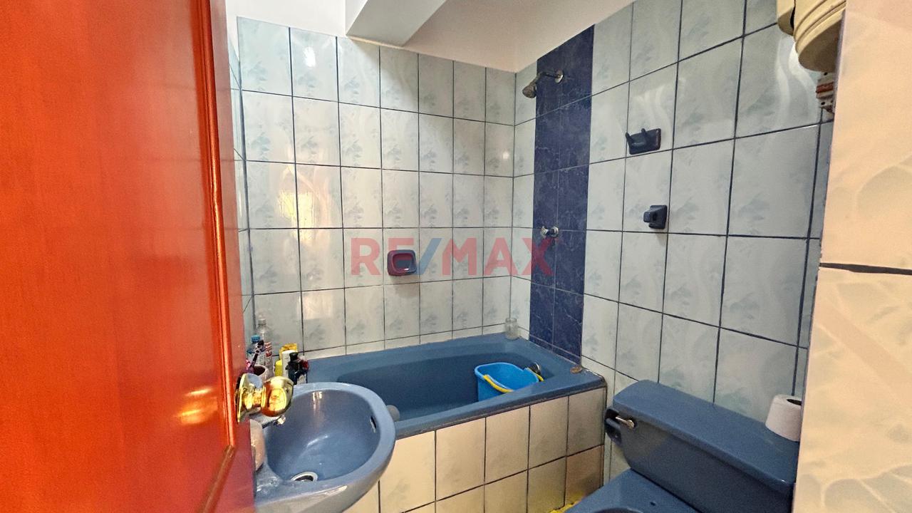 Se Vende Lindo Departamento En Avenida Andahuaylas, Esquina, A Pocos Pasos De La Panamericana Norte Y La Av. Las Palmeras. — foto 6
