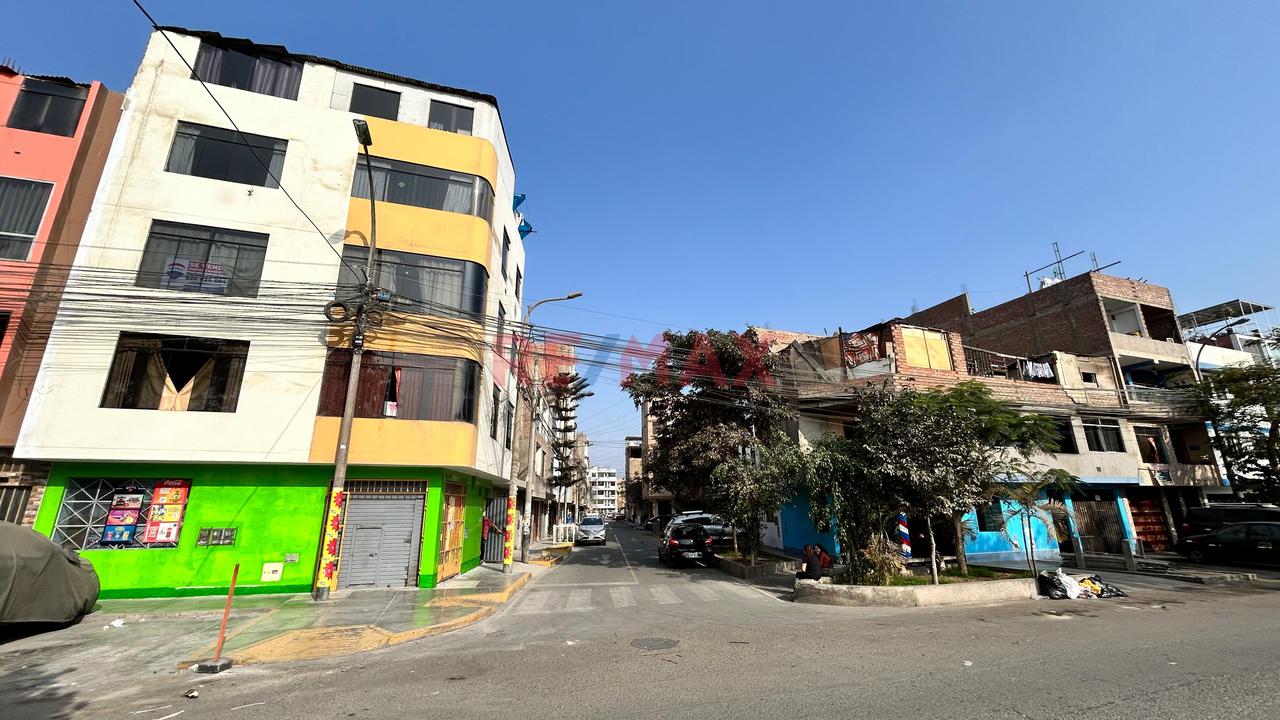 Se Vende Lindo Departamento En Avenida Andahuaylas, Esquina, A Pocos Pasos De La Panamericana Norte Y La Av. Las Palmeras. — foto 11