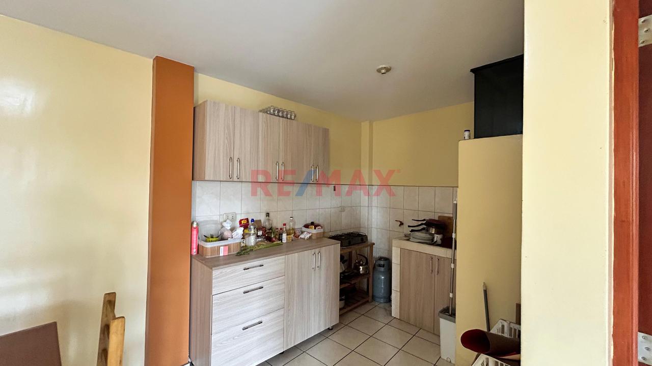Se Vende Lindo Departamento En Avenida Andahuaylas, Esquina, A Pocos Pasos De La Panamericana Norte Y La Av. Las Palmeras. — foto 7