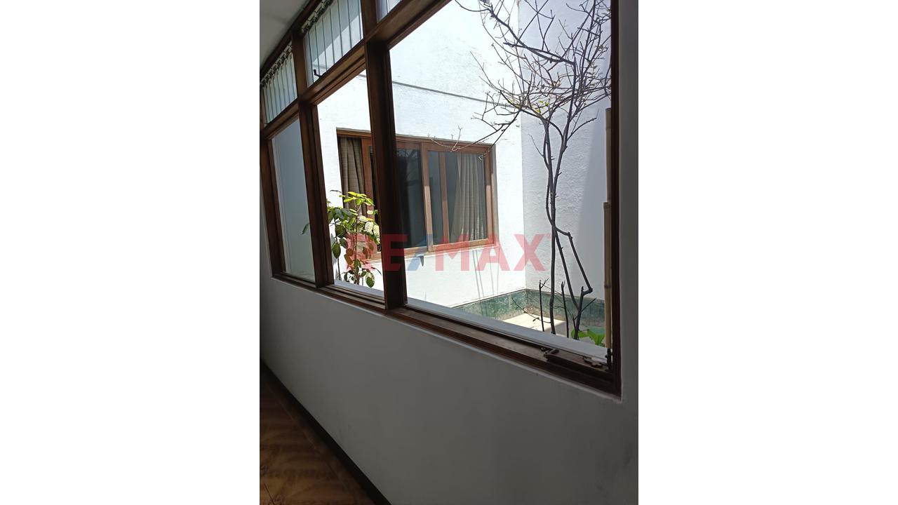 Se Vende Multifamiliar De 3 Pisos En Av. Los Faisanes-Chorrillos - 14