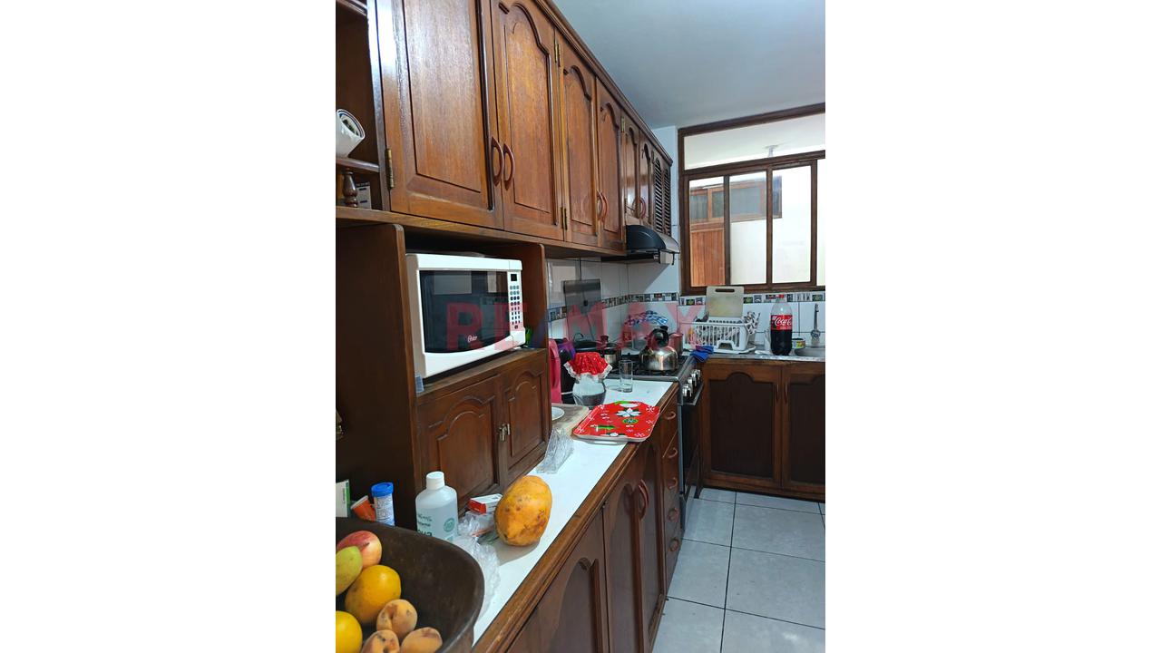 Se Vende Multifamiliar De 3 Pisos En Av. Los Faisanes-Chorrillos - 13