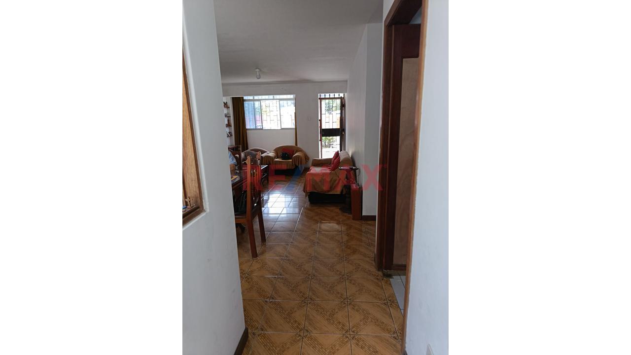 Se Vende Multifamiliar De 3 Pisos En Av. Los Faisanes-Chorrillos - 9
