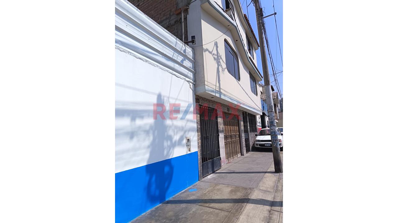 Se Vende Multifamiliar De 3 Pisos En Av. Los Faisanes-Chorrillos - 21