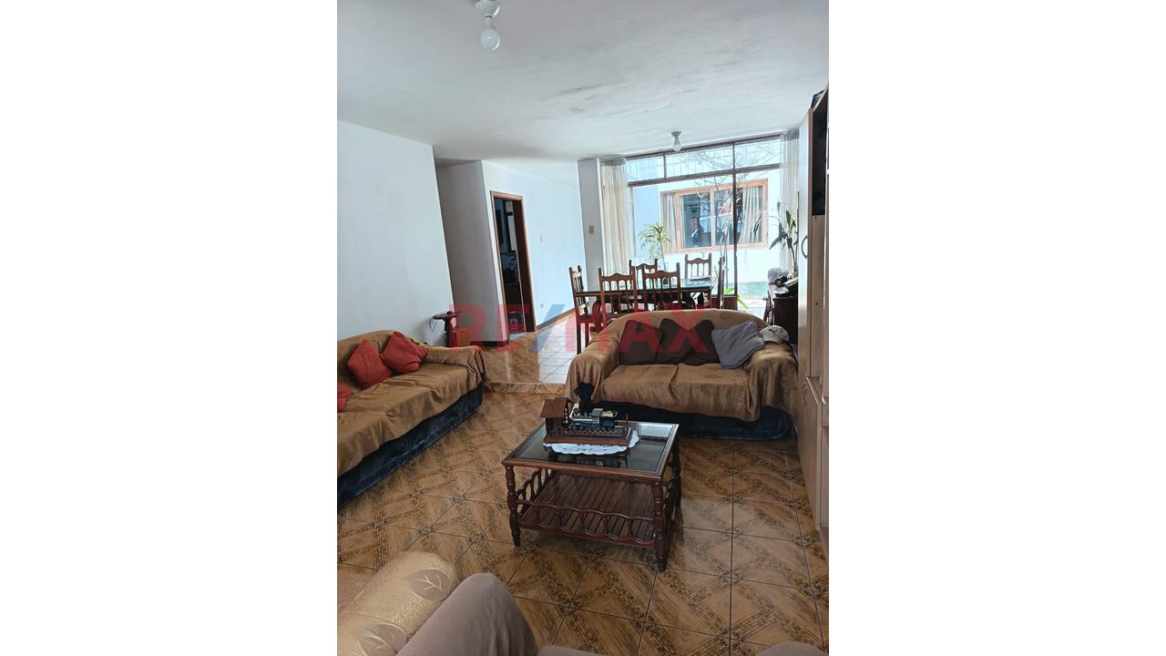 Se Vende Multifamiliar De 3 Pisos En Av. Los Faisanes-Chorrillos - 6