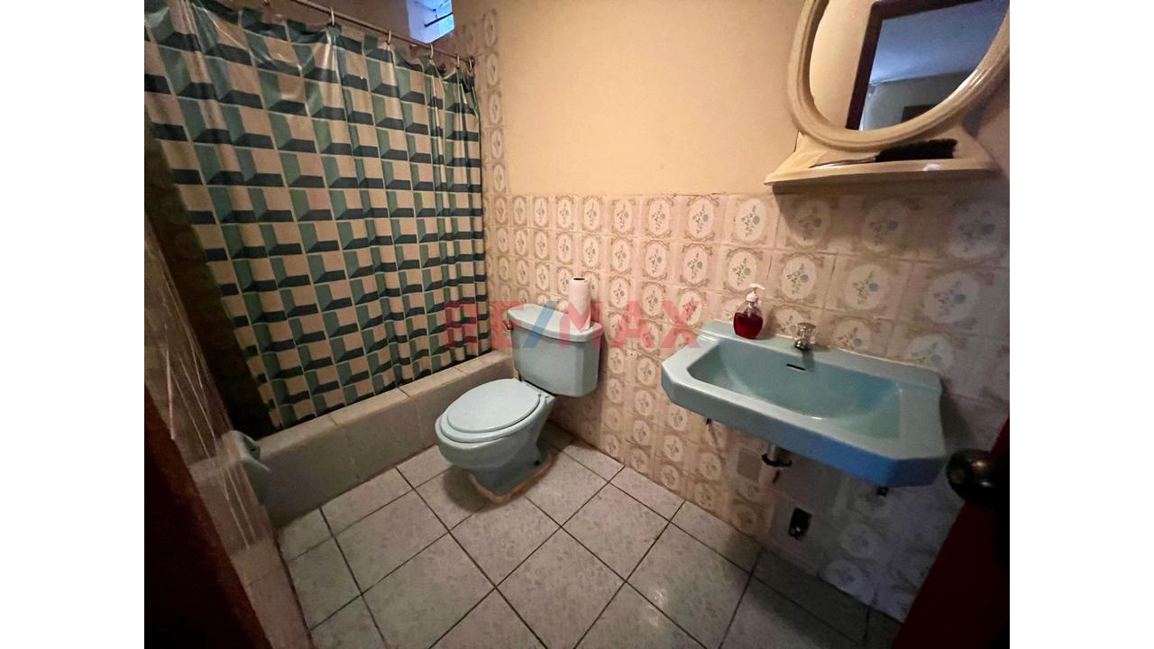 Venta De Casa - Oficina En Surco - 618 M² - Ubicación Estratégica - 6