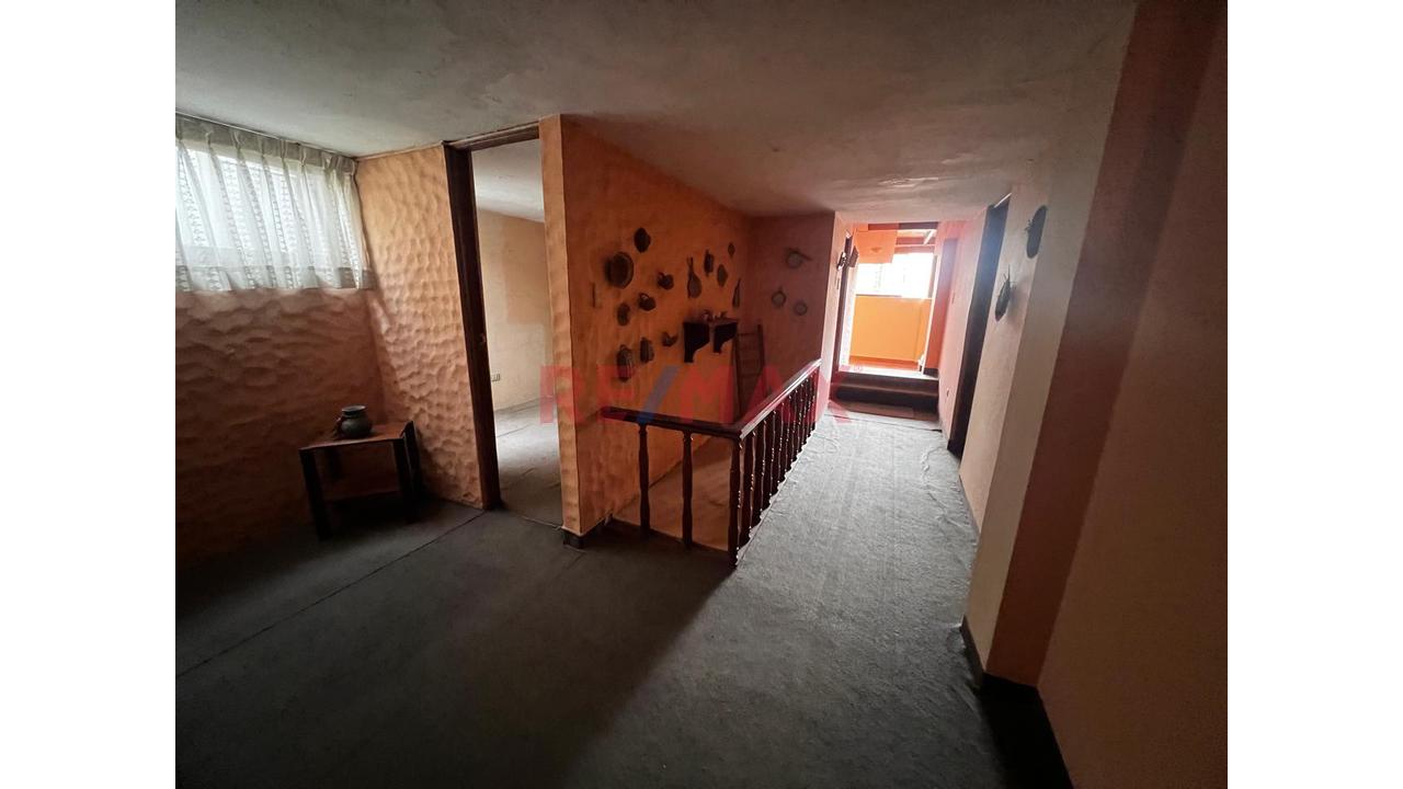 Venta De Casa - Oficina En Surco - 618 M² - Ubicación Estratégica - 15
