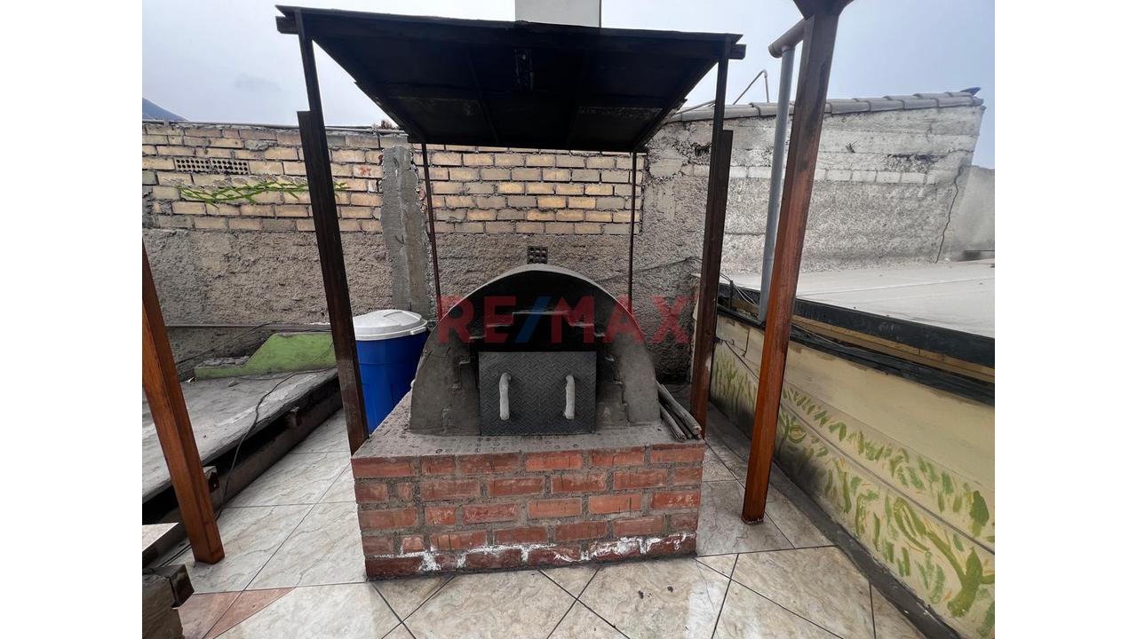 Venta De Casa - Oficina En Surco - 618 M² - Ubicación Estratégica - 21