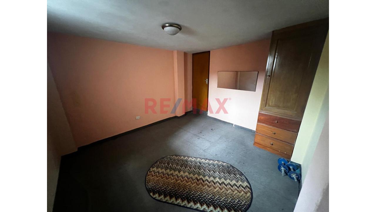Venta De Casa - Oficina En Surco - 618 M² - Ubicación Estratégica - 13