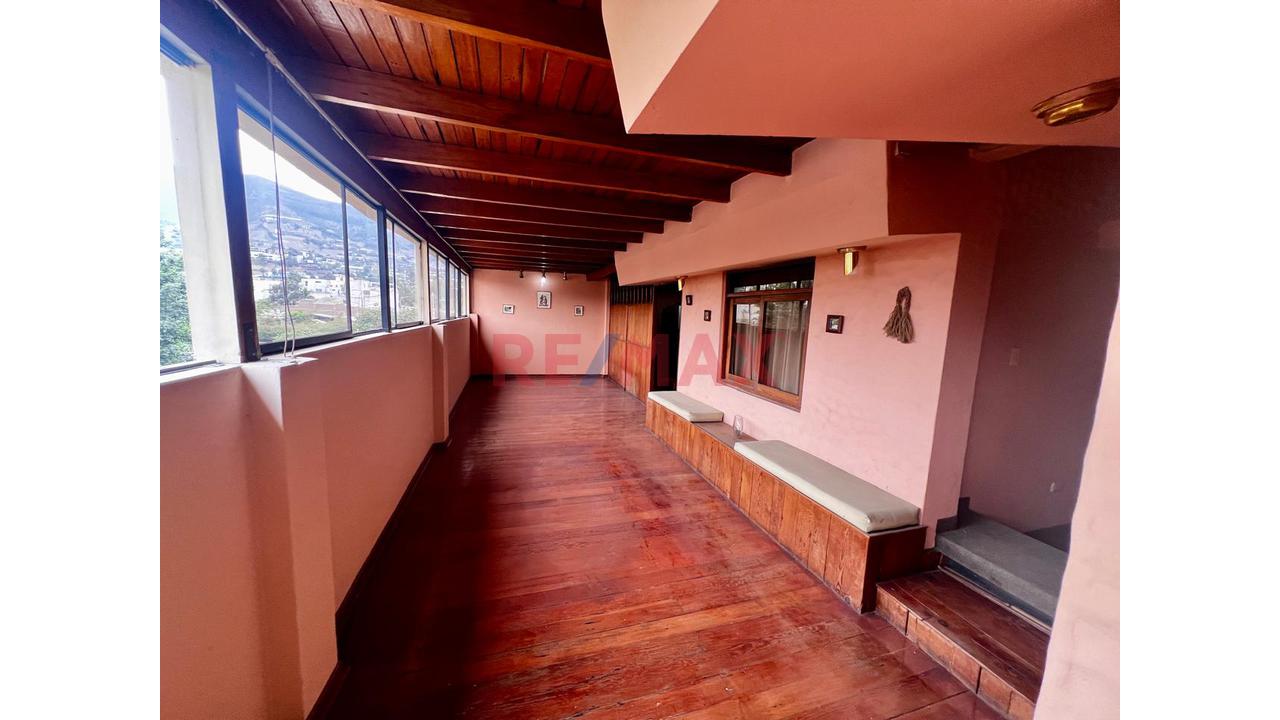 Venta De Casa - Oficina En Surco - 618 M² - Ubicación Estratégica - 16
