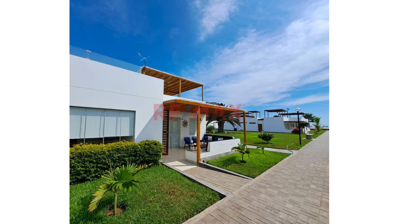 🌊 Oportunidad: Casa De Playa Remodelada - Condominio Playa Azul - 3