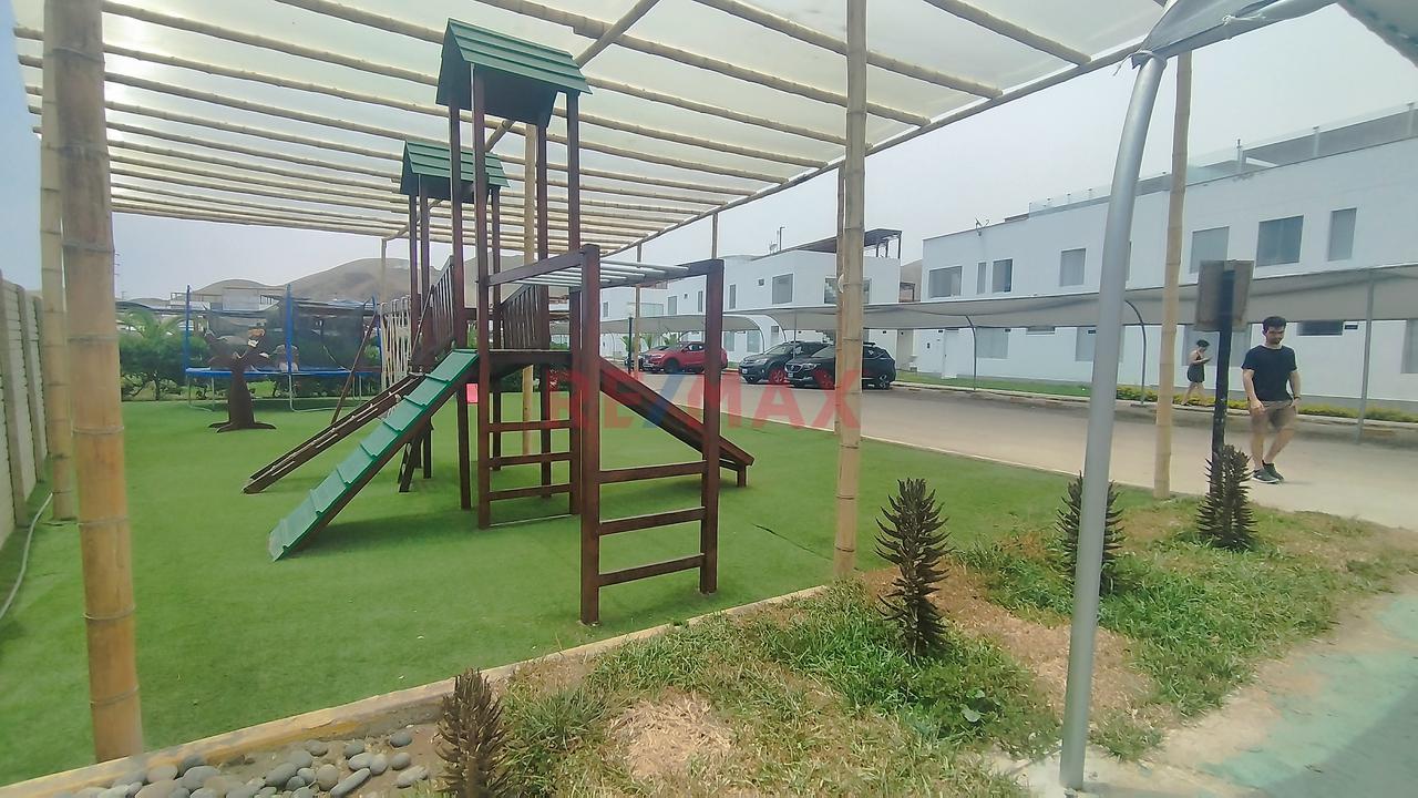 🌊 Oportunidad: Casa De Playa Remodelada - Condominio Playa Azul - 12