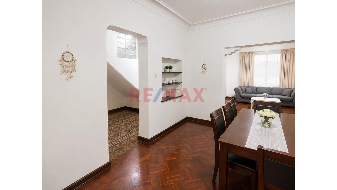 Venta De Casa En Miraflores Como Terreno - 6