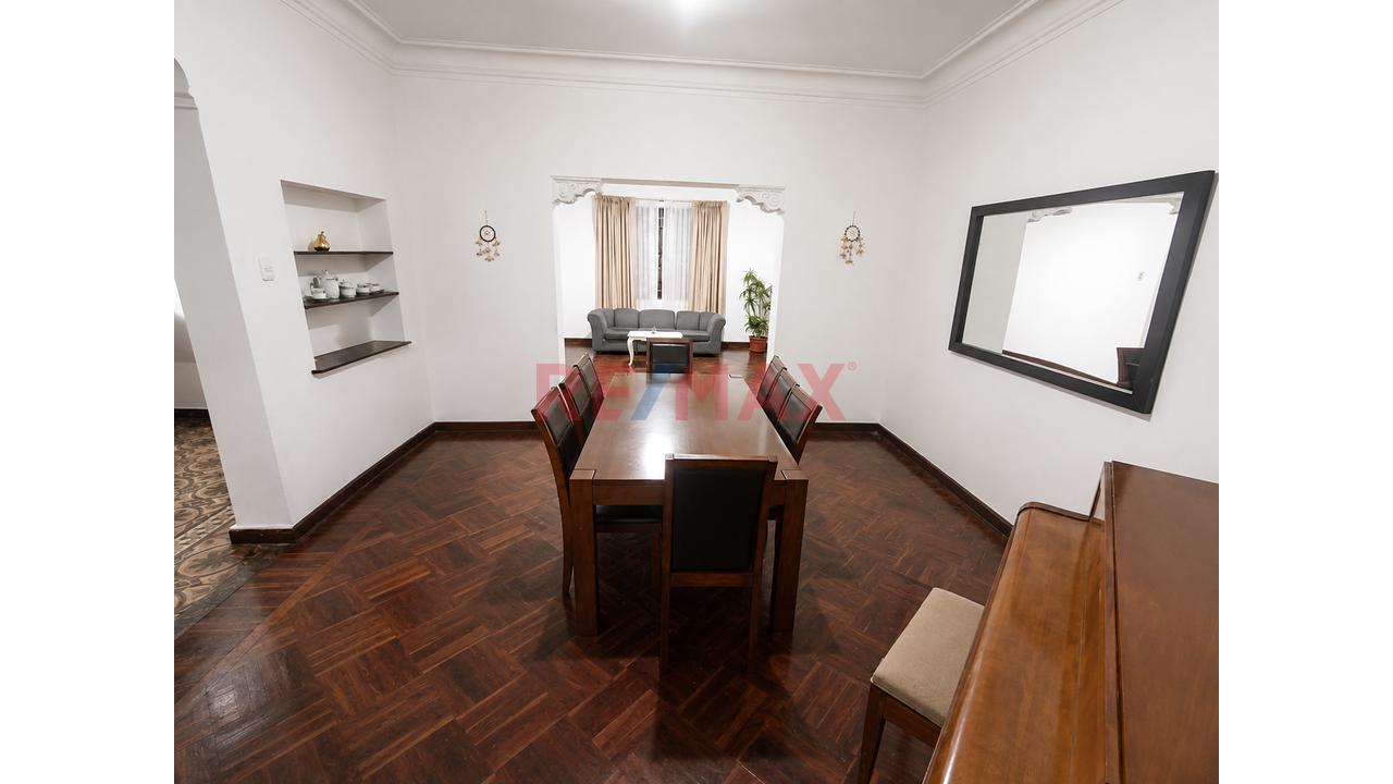 Venta De Casa En Miraflores Como Terreno - 14