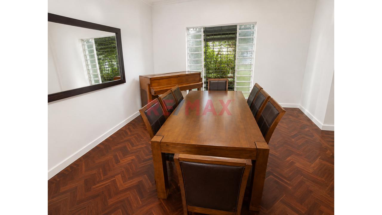Venta De Casa En Miraflores Como Terreno - 18