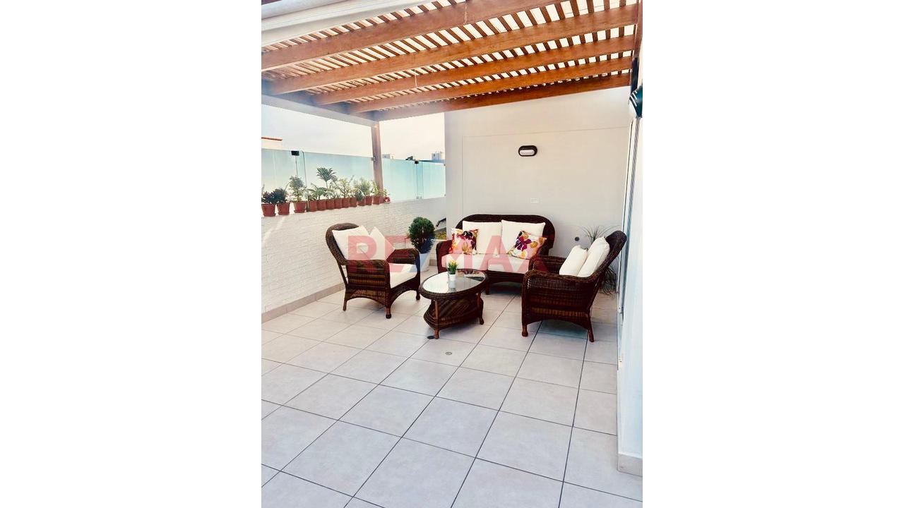 Dúplex En Miraflores Con Amplia Azotea Privada — foto 12