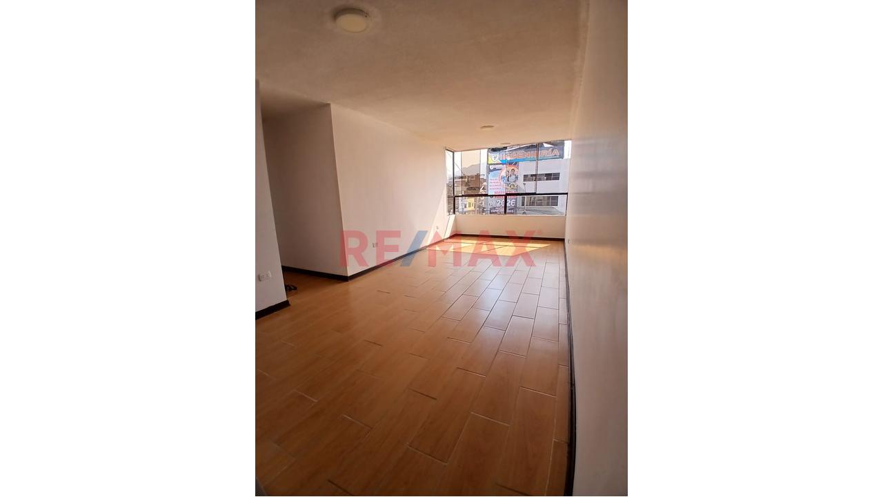 Venta | Departamento Remodelado – Condominio El Trébol, Los Olivos  62M2. — foto 2