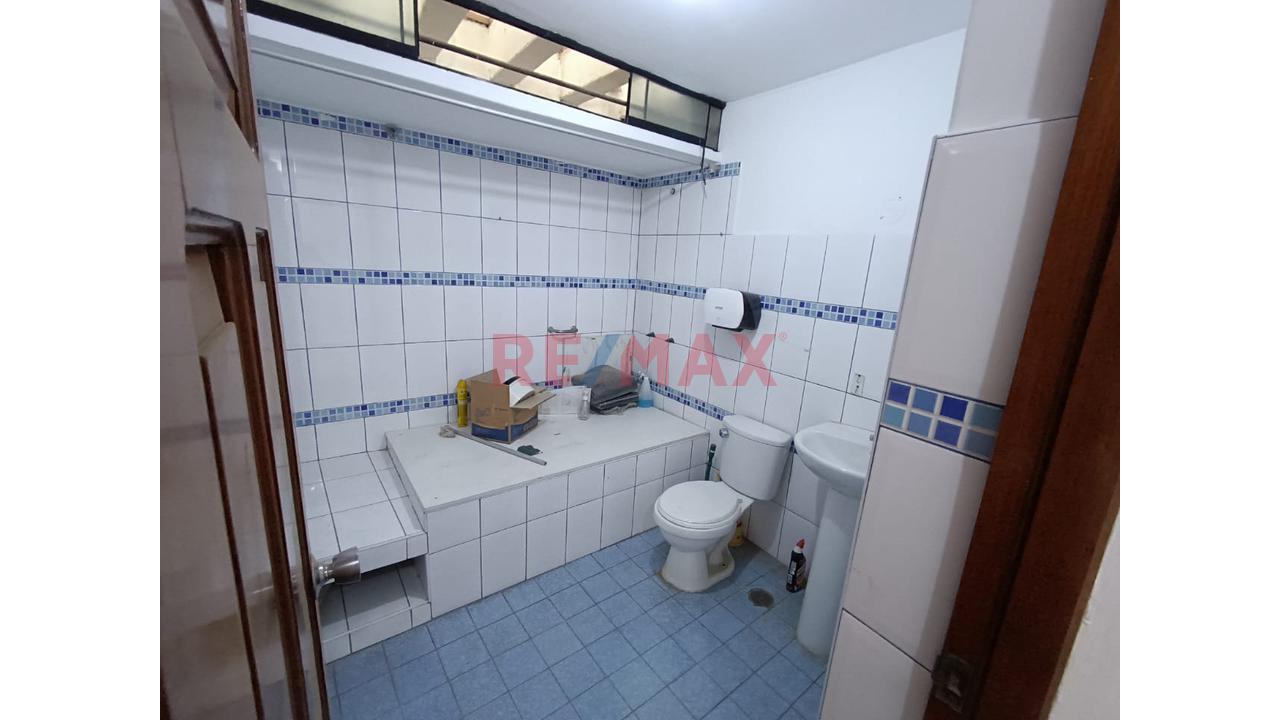 Se Alquila Oficina 2Do Piso - 3