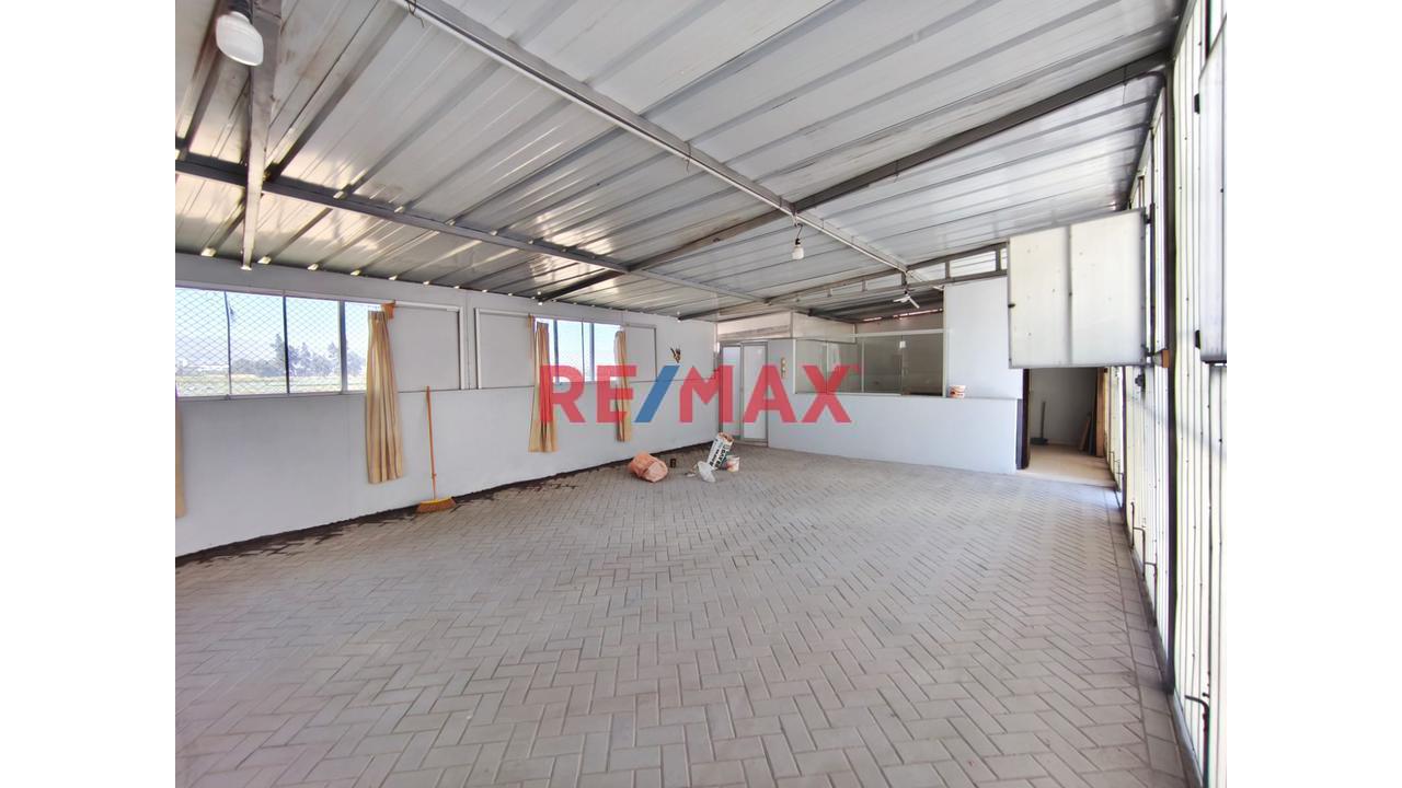 Local Comercial Flexible De Estructura Metálica En Sachaca - Pampa De Camarones - 1