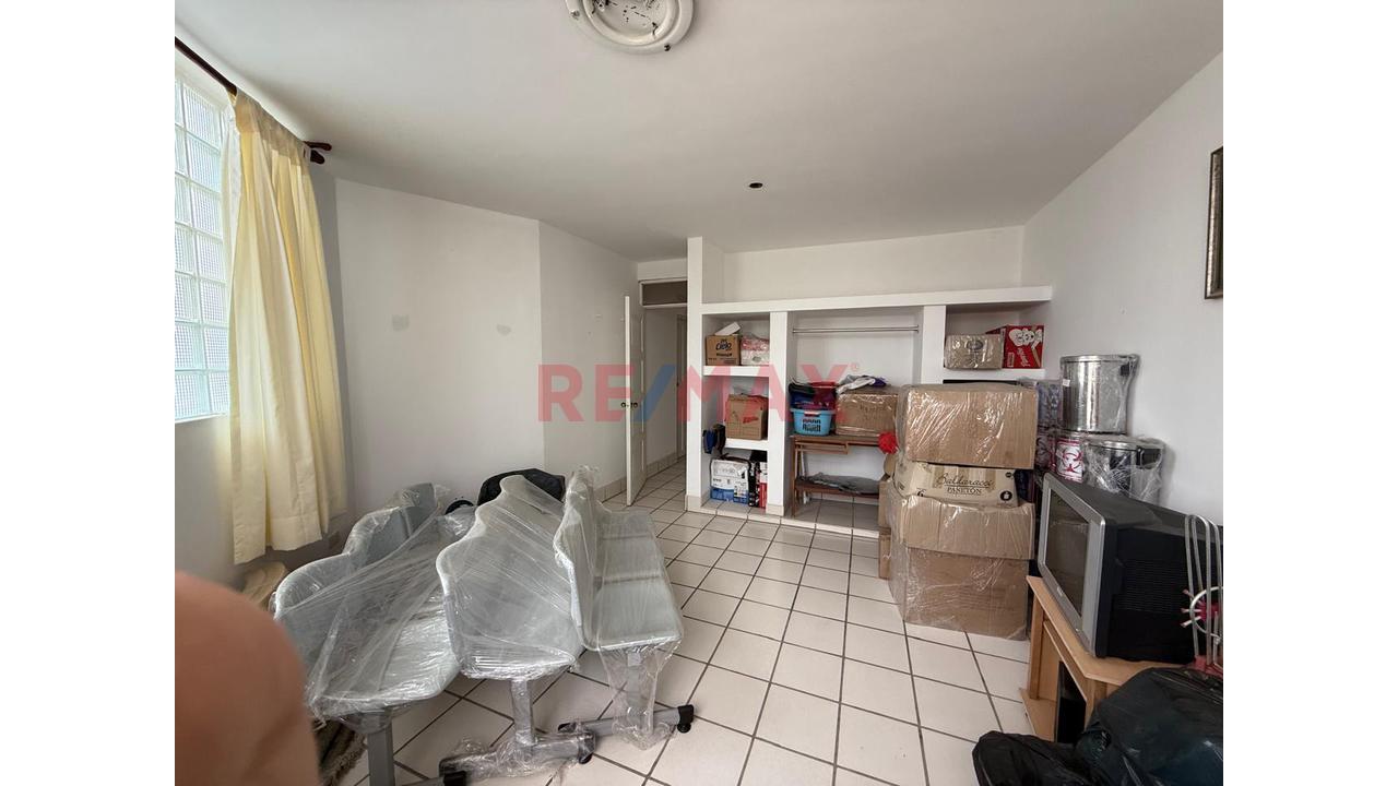Venta De Casa En Chorrillos - Zona Segura Y Residencial - 13