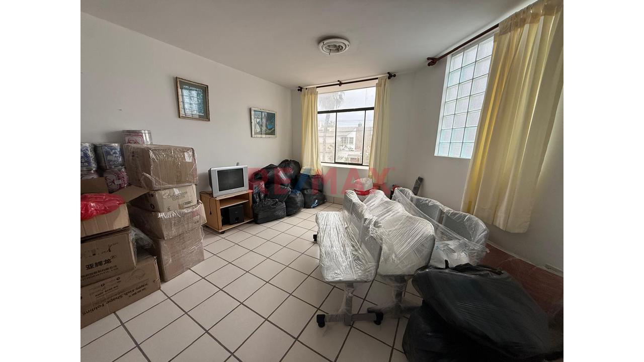 Venta De Casa En Chorrillos - Zona Segura Y Residencial - 11