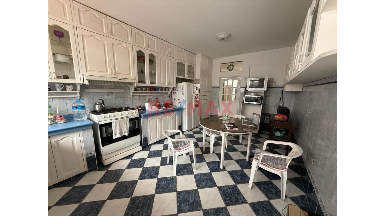 Venta De Casa En Chorrillos - Zona Segura Y Residencial - 2