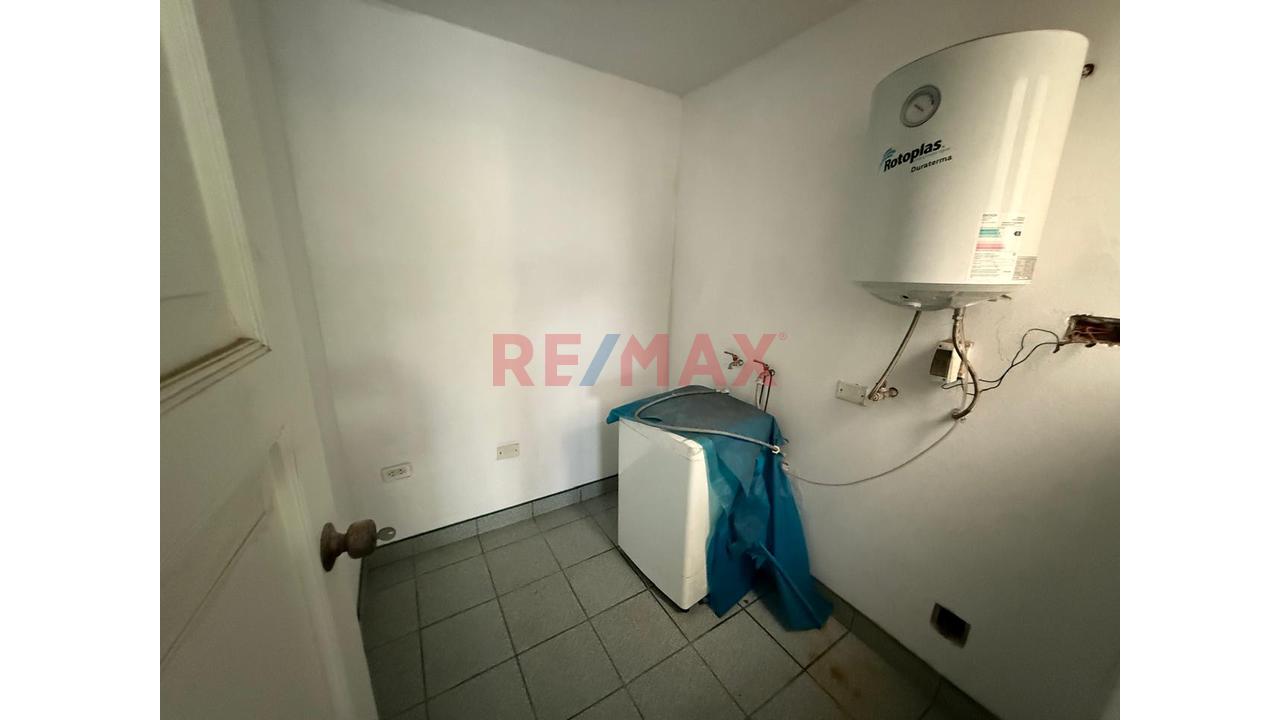 Venta De Casa En Chorrillos - Zona Segura Y Residencial - 15