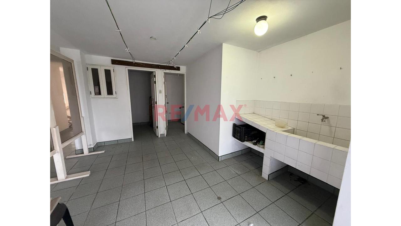 Venta De Casa En Chorrillos - Zona Segura Y Residencial - 14
