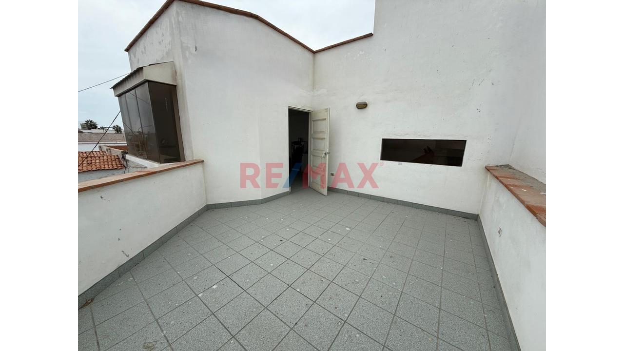 Venta De Casa En Chorrillos - Zona Segura Y Residencial - 17