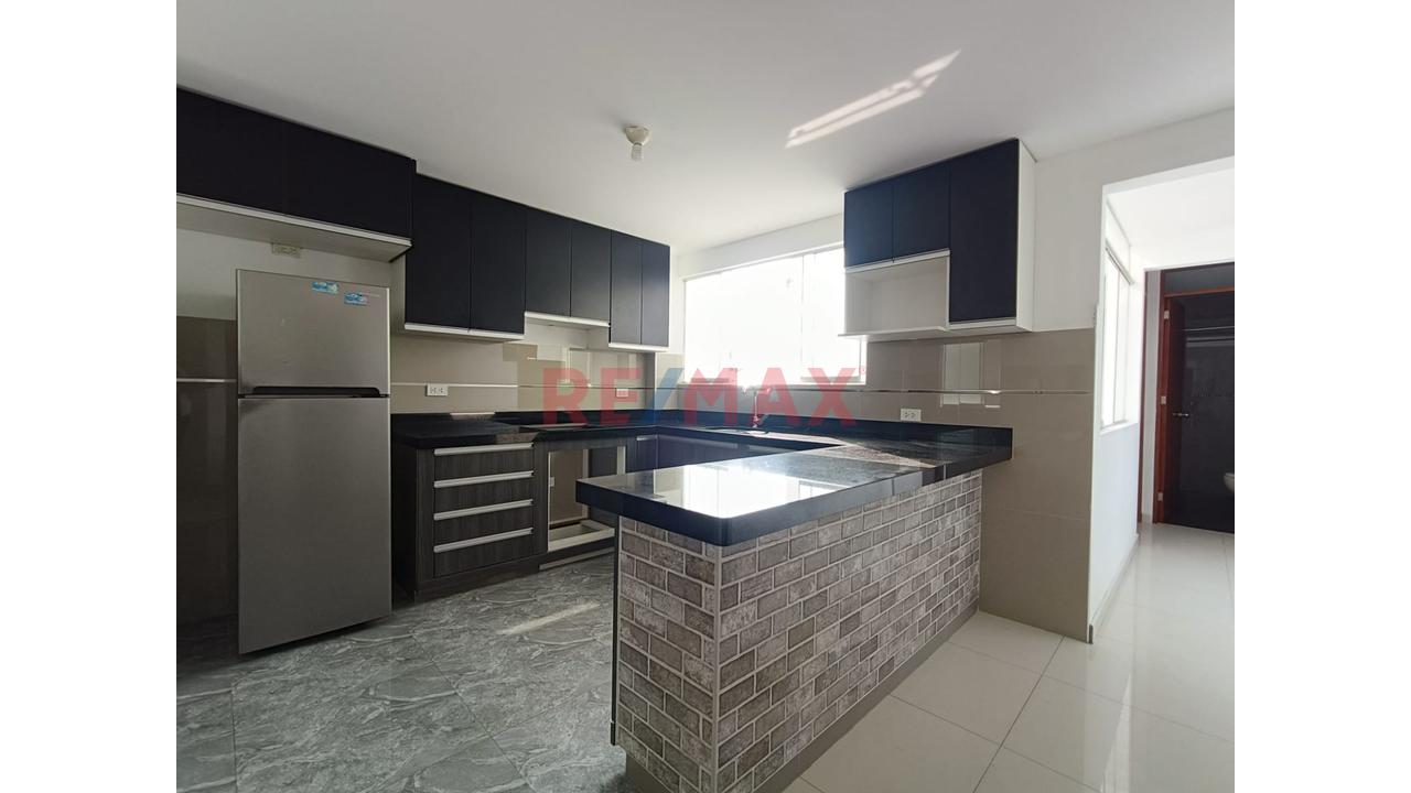 🏡 Vendo Departamento  En Surco  Con Amplia Terraza  – Frente Al Parque — foto 7