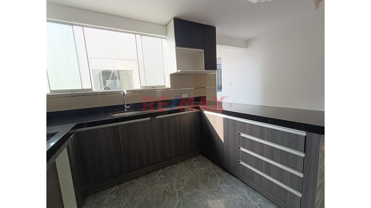 🏡 Vendo Departamento  En Surco  Con Amplia Terraza  – Frente Al Parque — foto 5