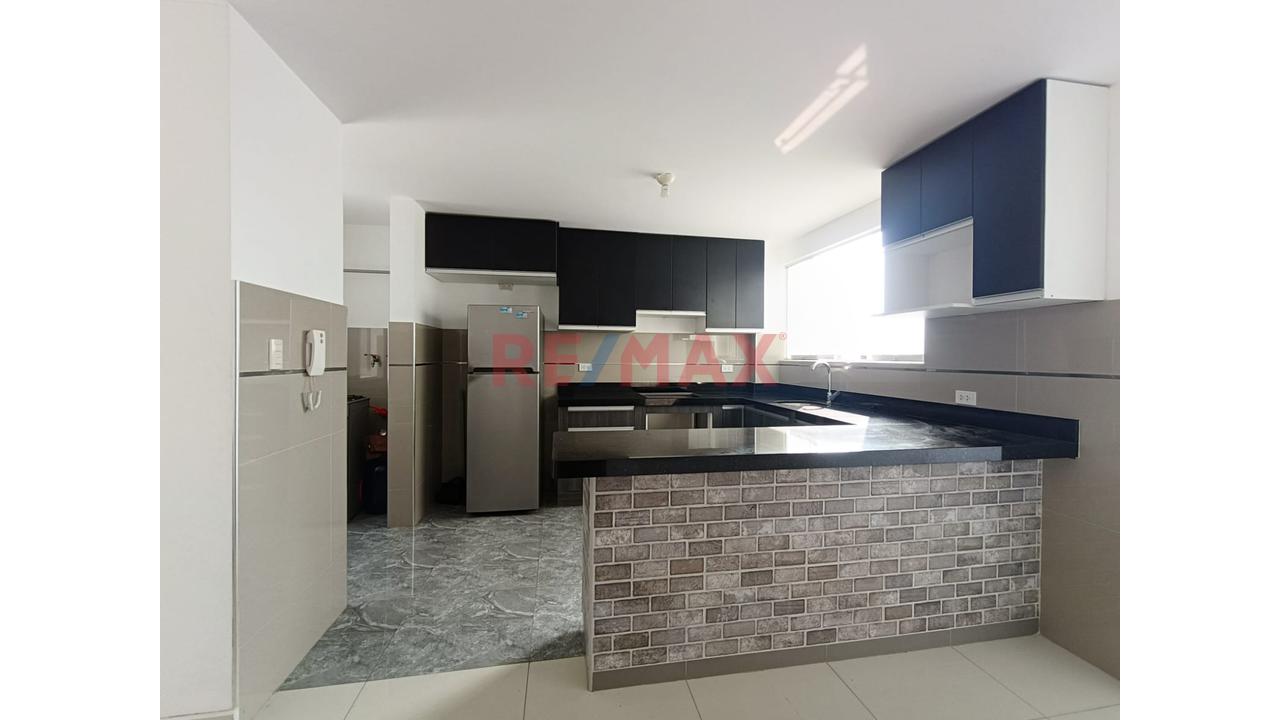 🏡 Vendo Departamento  En Surco  Con Amplia Terraza  – Frente Al Parque