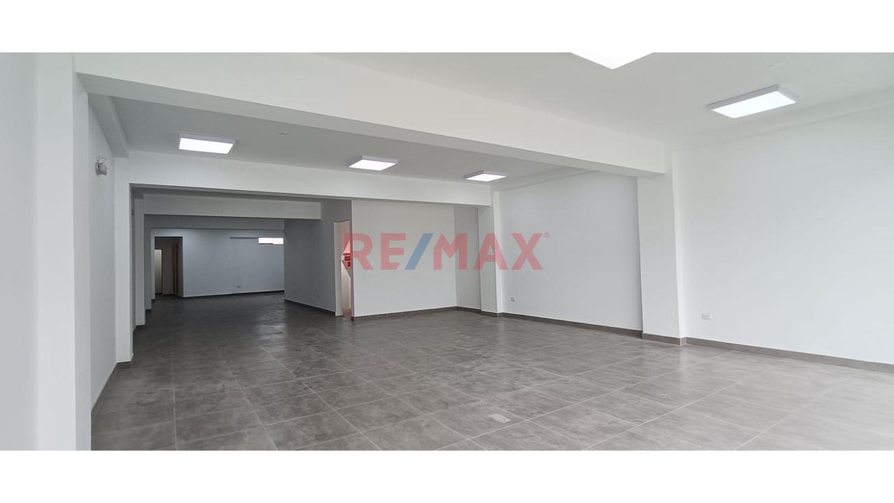 Amplio Local comercial ubicado en Chiclayo Amplio Local comercial ubicado en Chiclayo