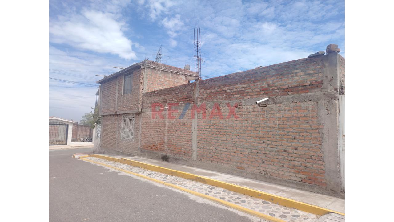 Amplio Terreno En Esquina En Venta - 10