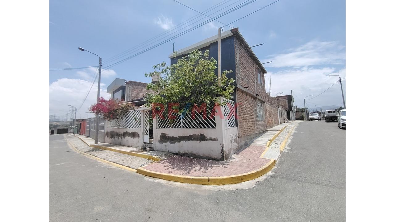 Amplio Terreno En Esquina En Venta - 3