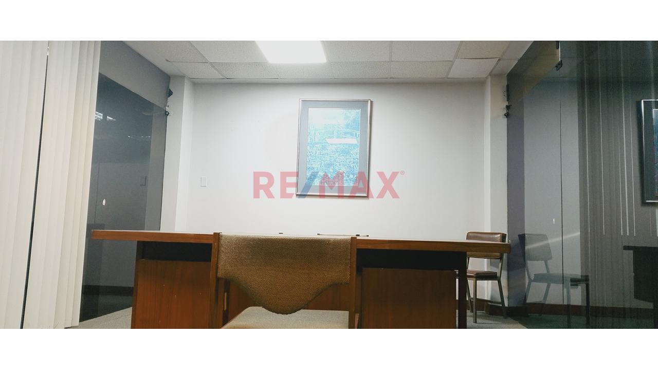 Alquiler Oficinas Amobladas En El Corazón De Santa Beatriz, Con Estacionamiento — foto 11